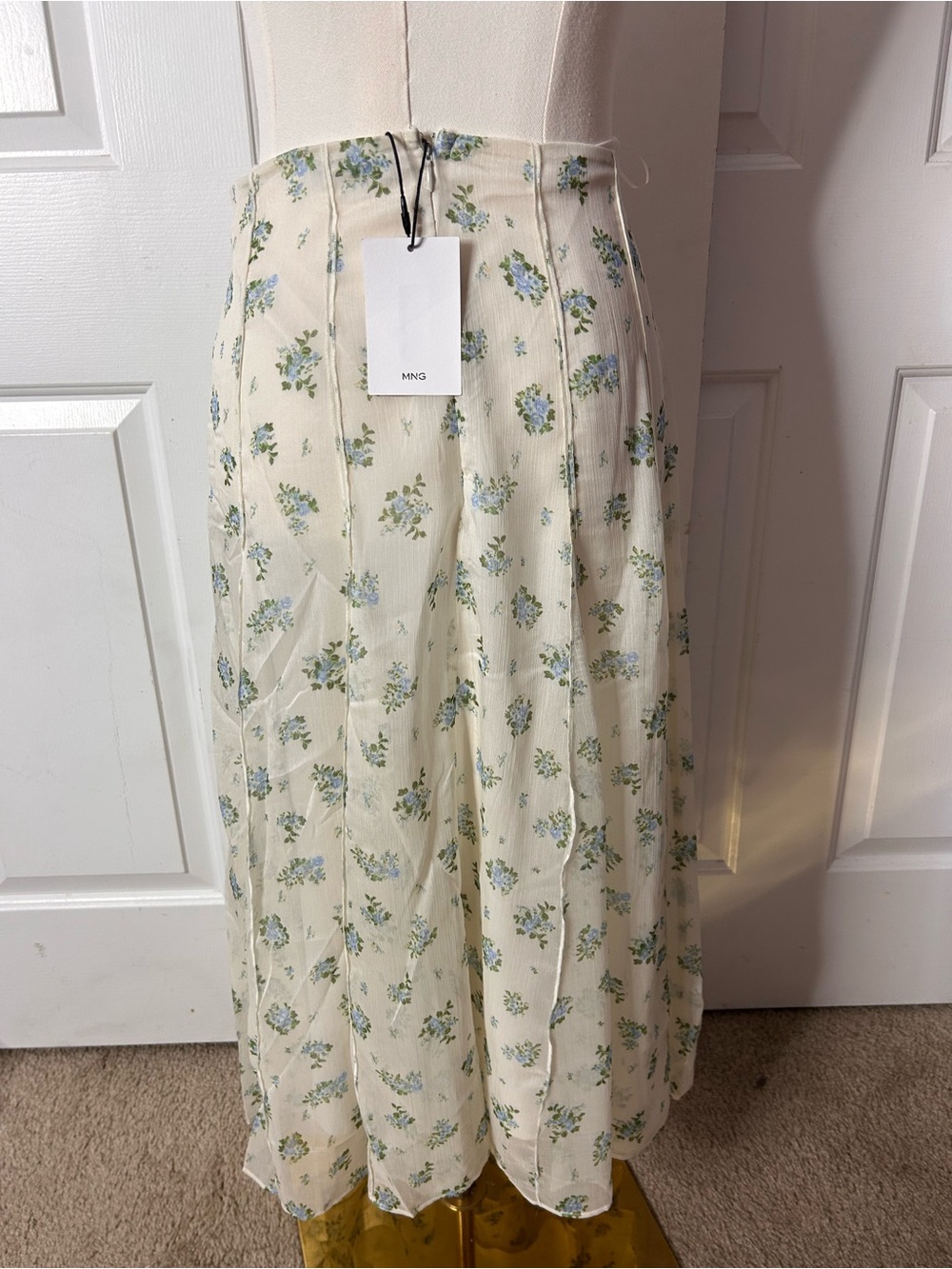 NWT (size XS) MANGO FLORAL SKIRT WITH GODETS - Picture 7 of 11